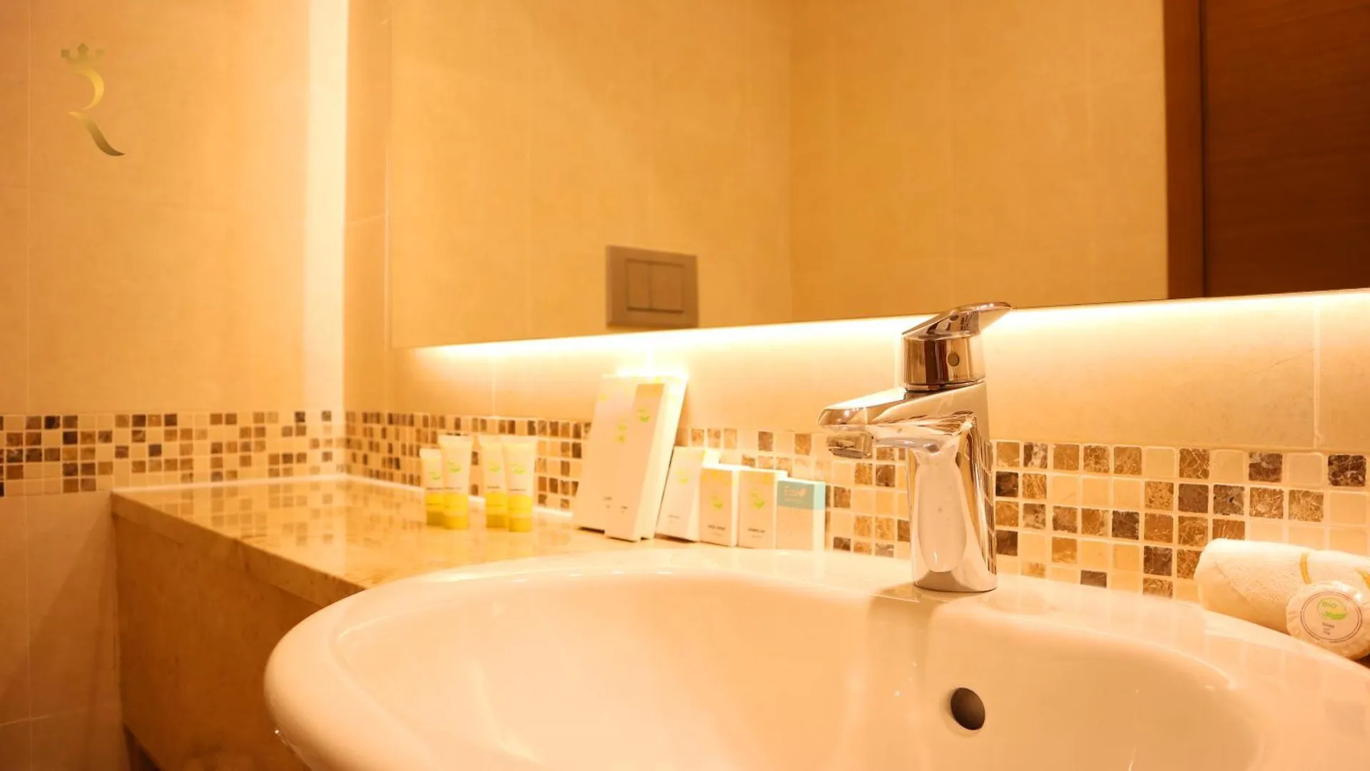 Apartman Elegant 2Br Golf View Oasis With Maids Room In Yas Island Abu Dzabi